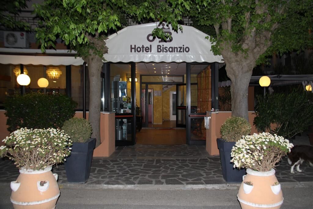 Hotel Bisanzio Червия Экстерьер фото